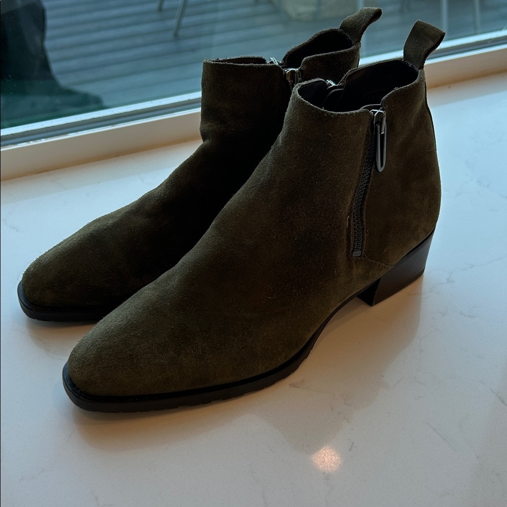 AQUATALIA Dark Green Suede Ankle Boots